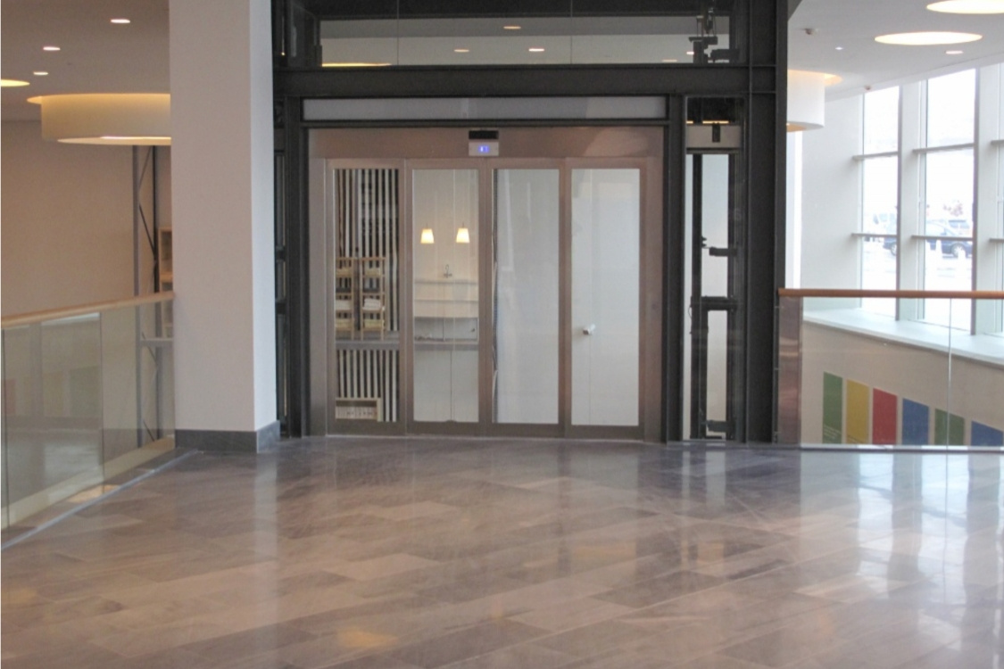Enhancing your customers' experience with lifts tailored to the retail sector